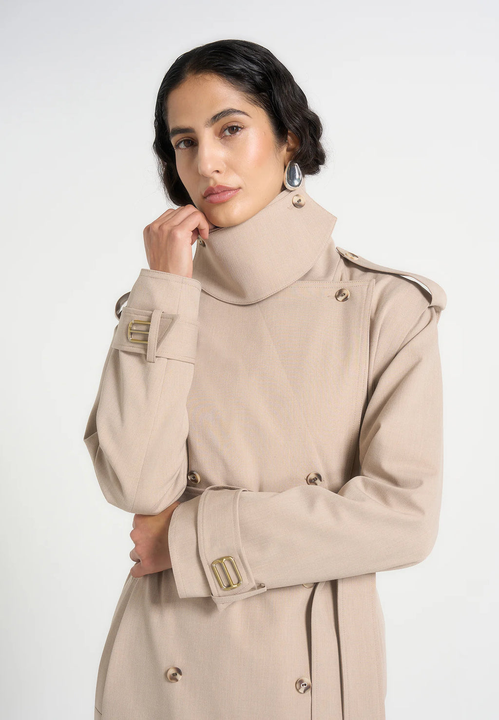 ESTHER-Elegancia atemporal en clave contemporánea