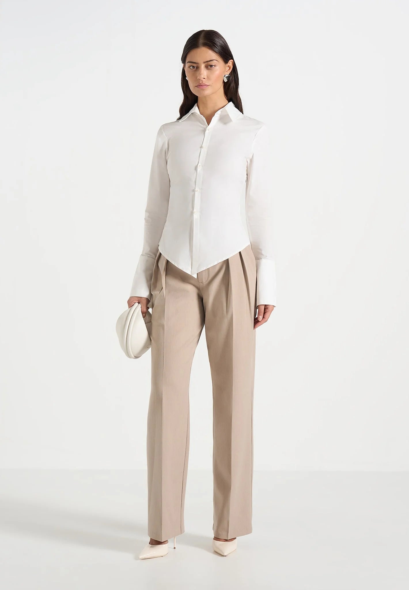 VALERIA-Camisa con estructura y vanguardia