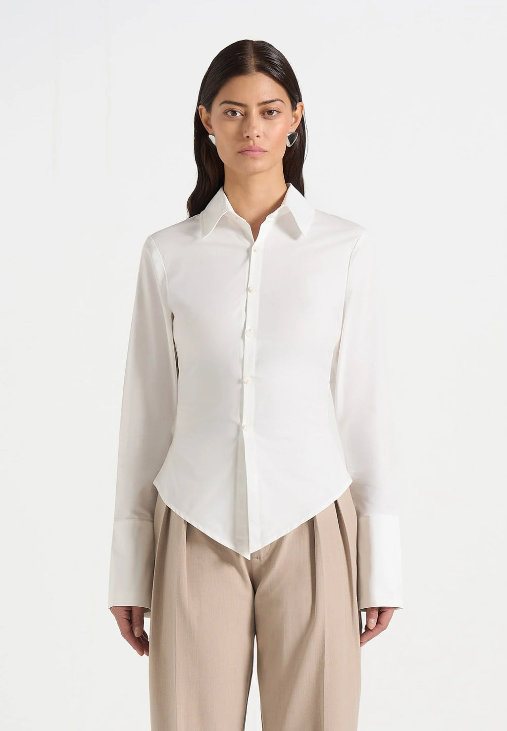 VALERIA-Camisa con estructura y vanguardia