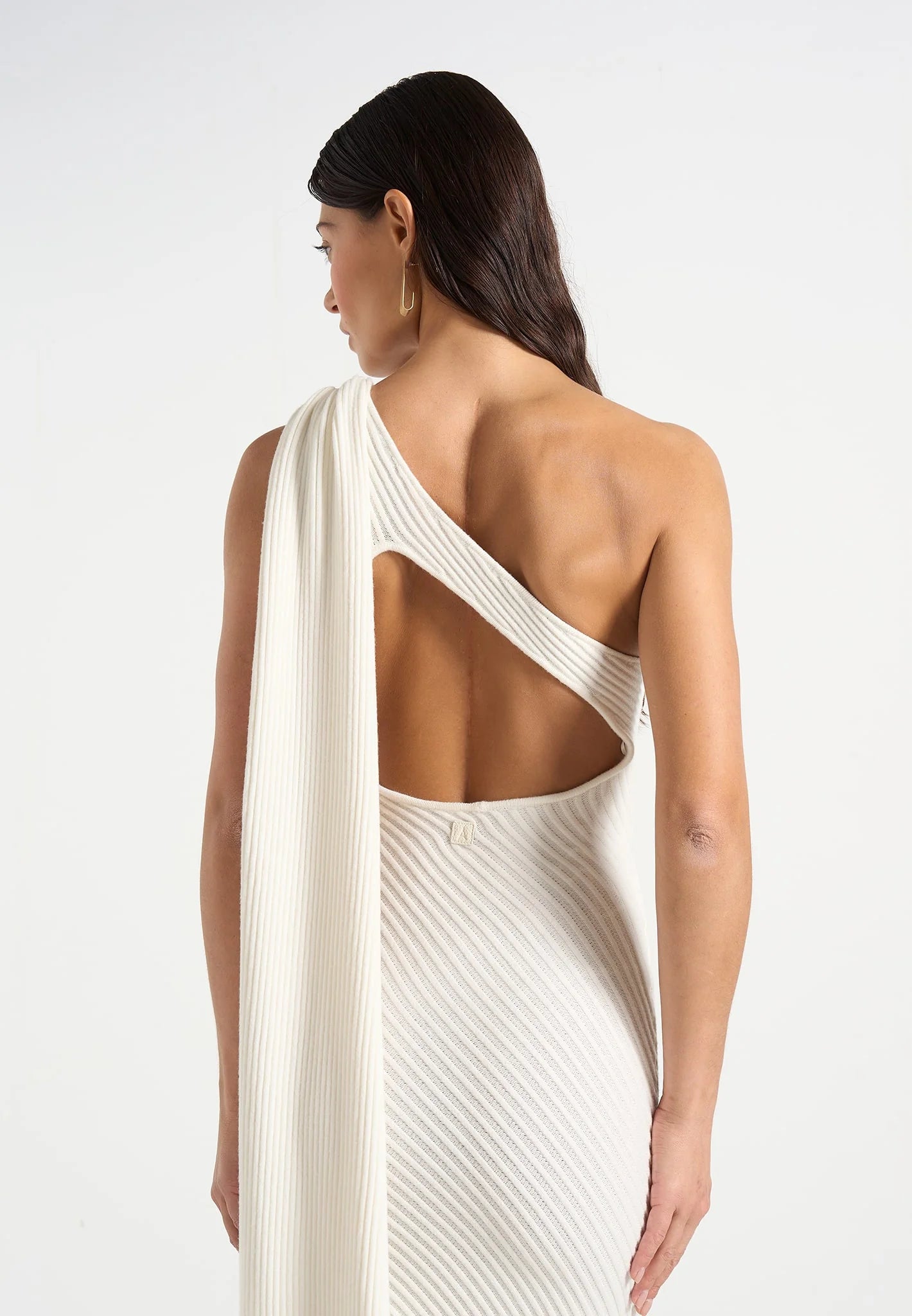 NOOR-Vestido de Punto de Canalé con Capa