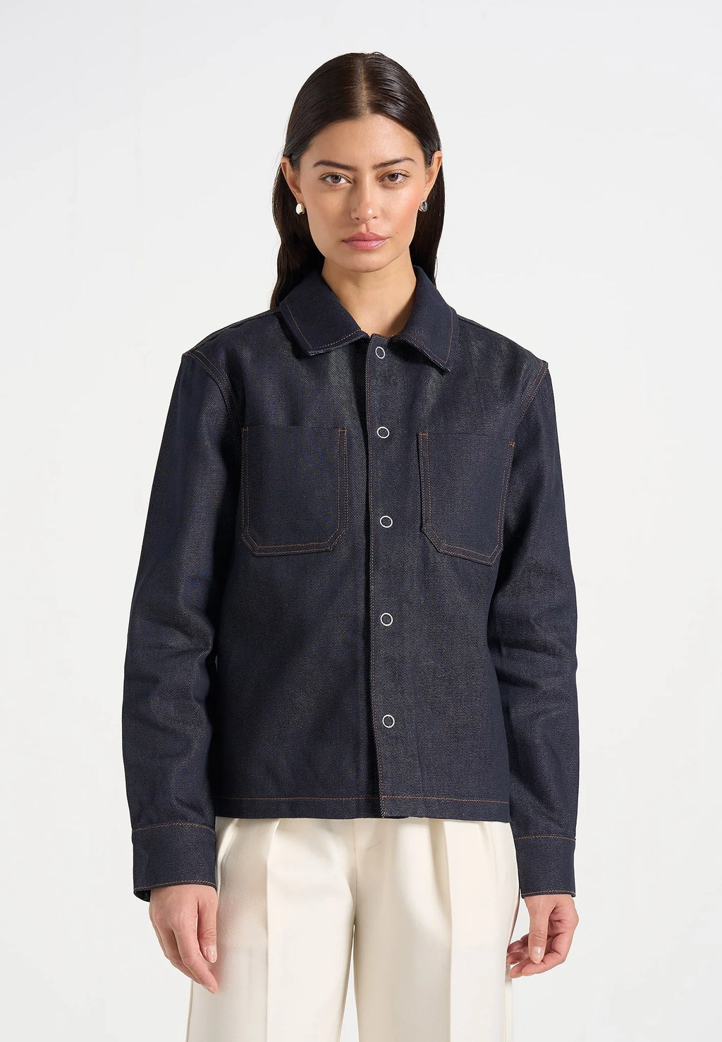 CARMEN- Sobrecamisa con Carácter Denim y Estilo Utilitario