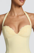 NEREA - Minivestido halter en tono amarillo limón™