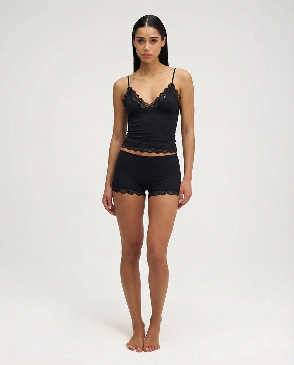 REBECA - Conjunto de pijama de top de tirantes y culotte con detalles de encaje™
