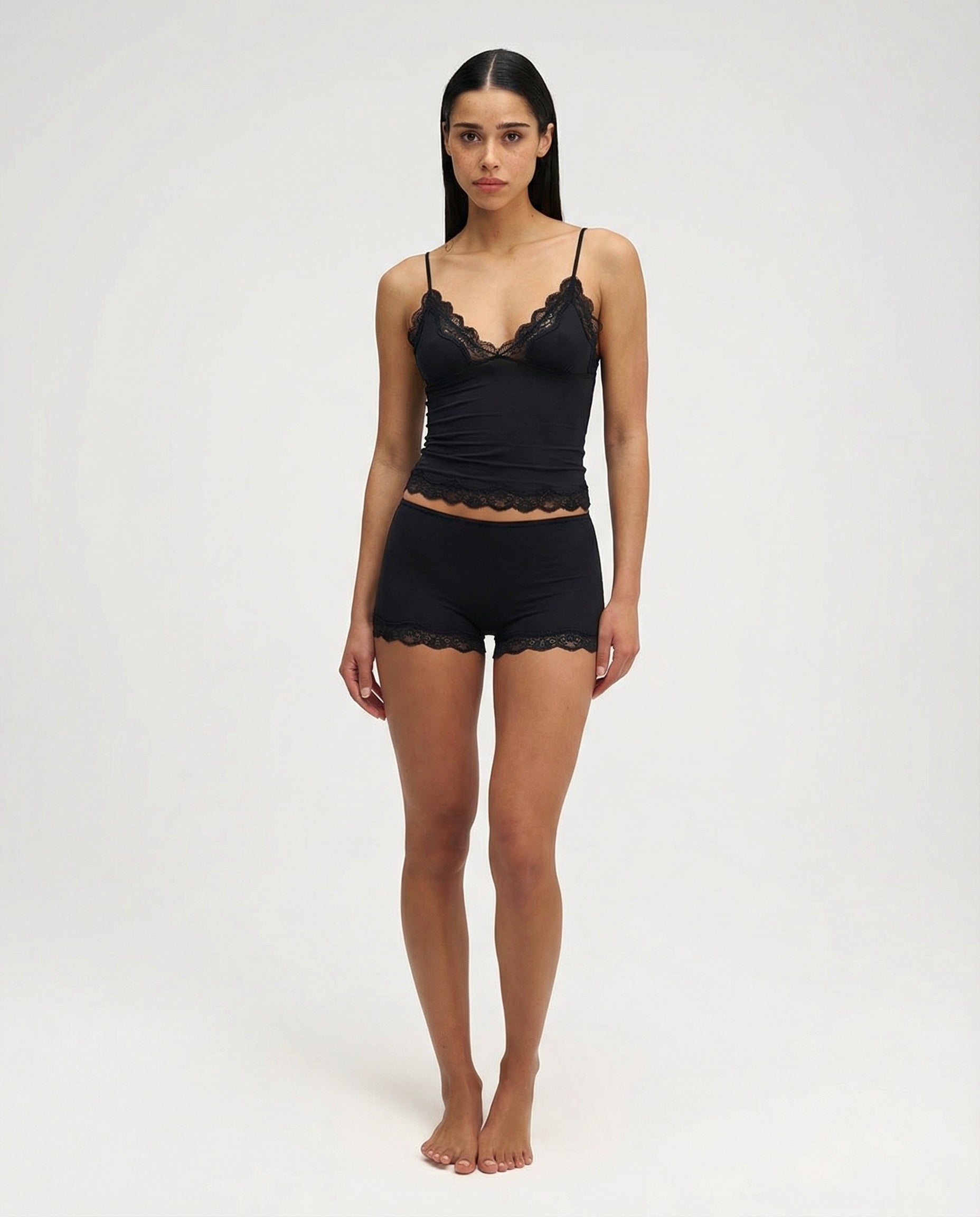 REBECA - Conjunto de pijama de top de tirantes y culotte con detalles de encaje™