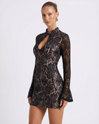 ROSARIO - Minivestido de encaje con cuello perkins y abertura cut-out™