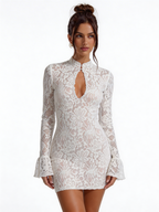 ROSARIO - Minivestido de encaje con cuello perkins y abertura cut-out™