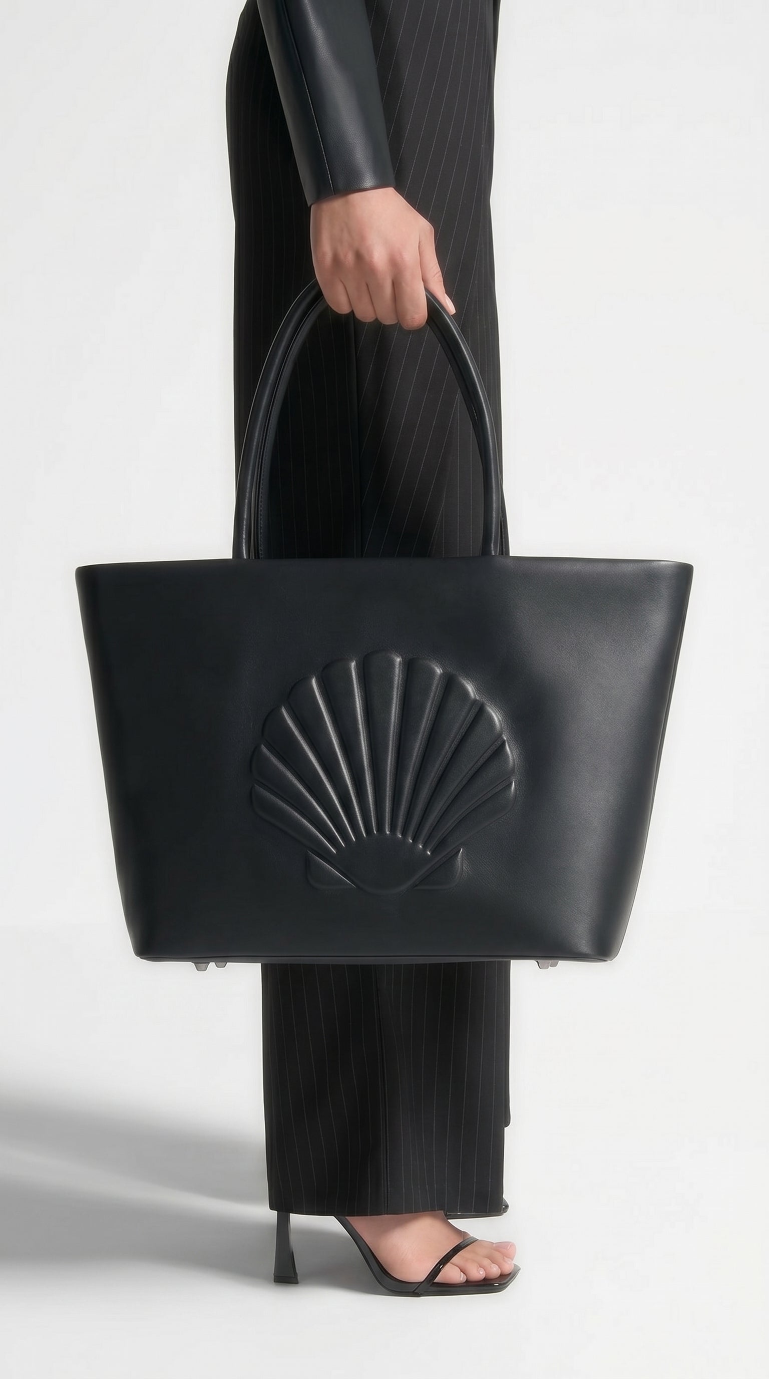 AURORA-Bolso de Cuero Negro y Elegante