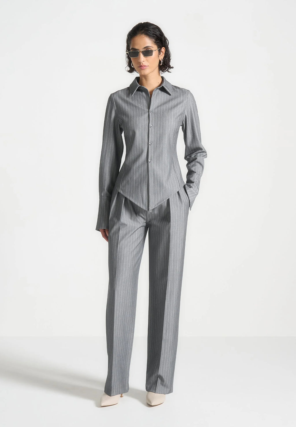 VALERIA-Camisa con estructura y vanguardia