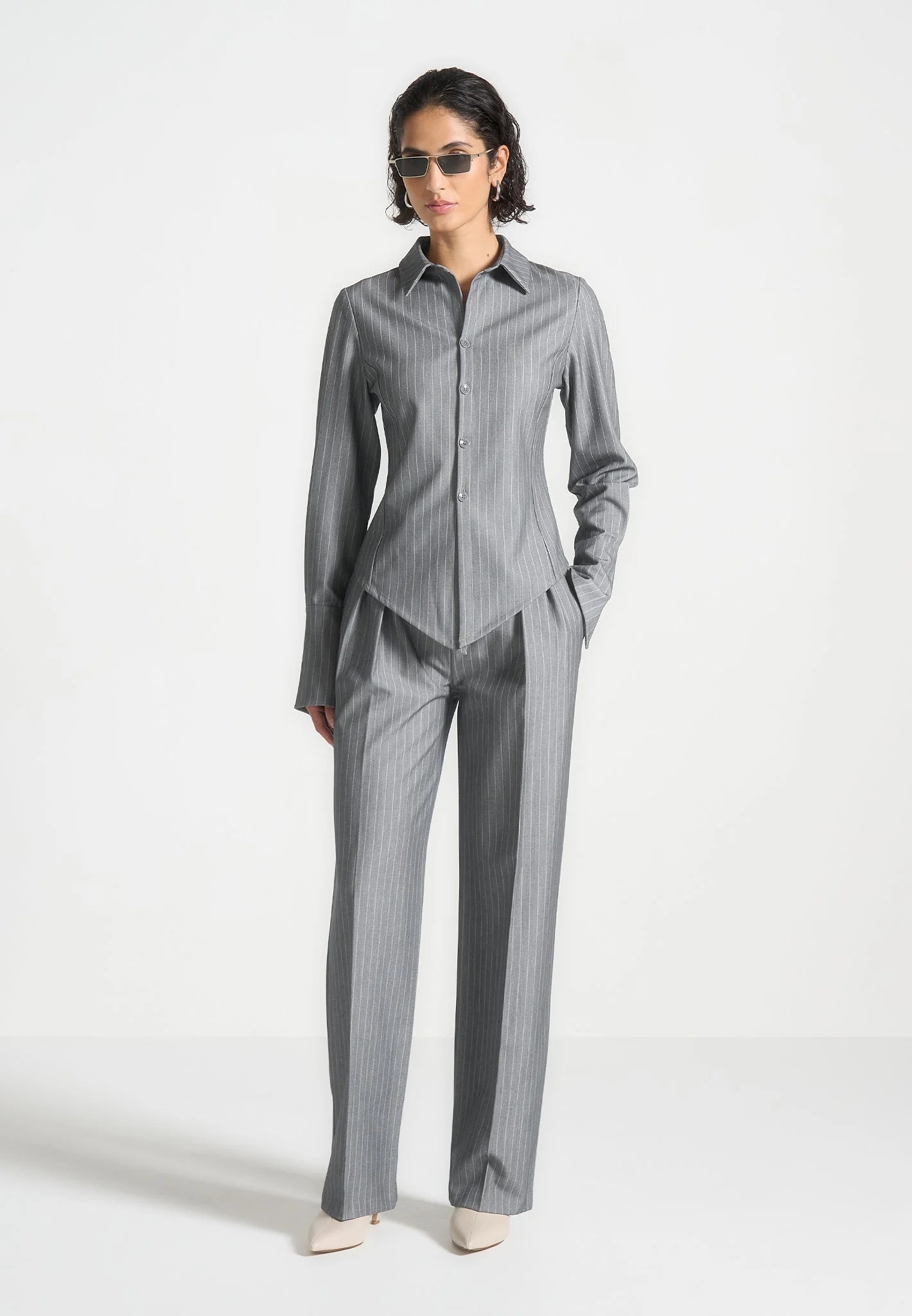 VALERIA-Camisa con estructura y vanguardia
