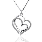 ALESSIA - Collar con colgante de doble corazón entrelazado en pavé y plata de ley™