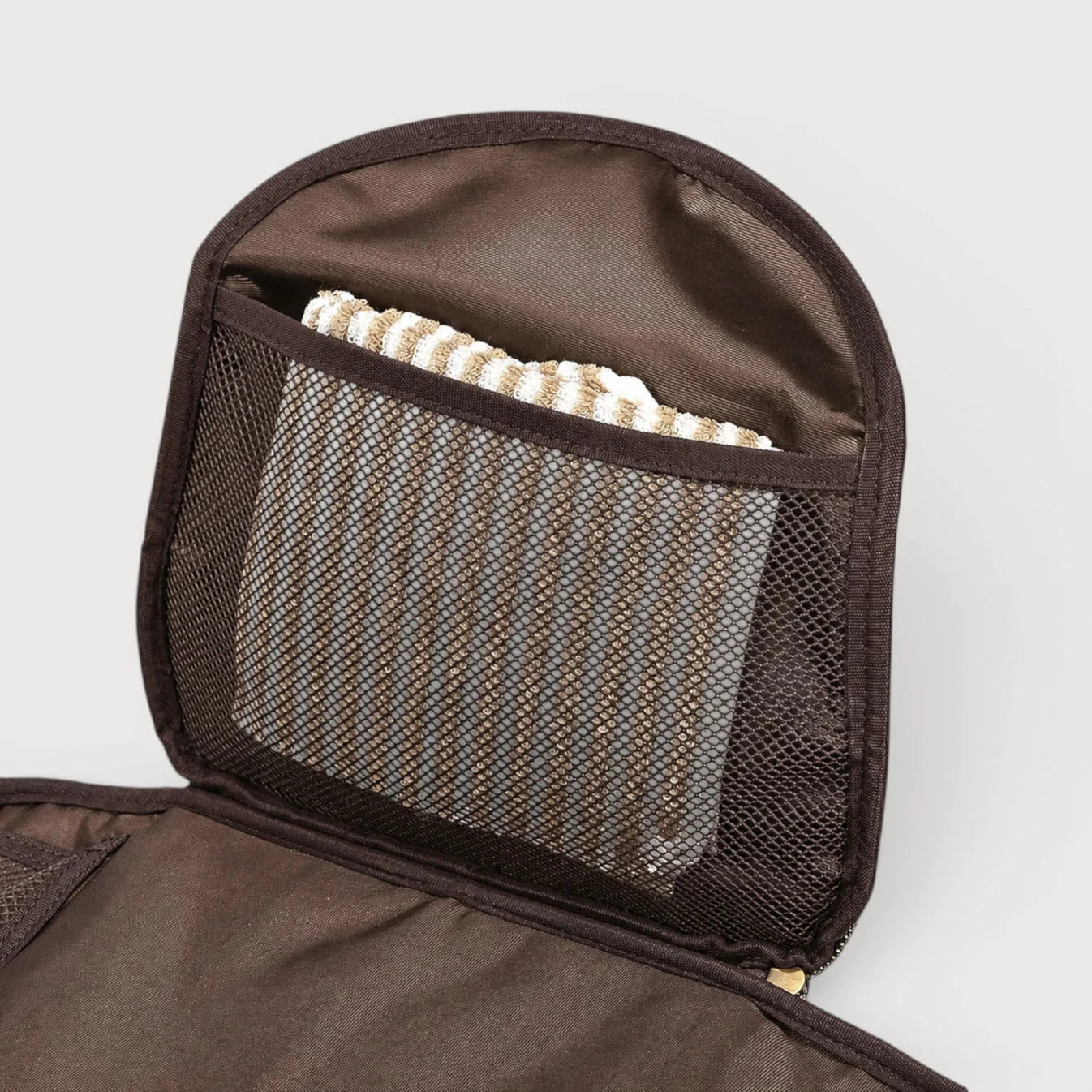 WILLY – Bolso Porta-Trajes Convertible en Cuero Premium (Ruedas)