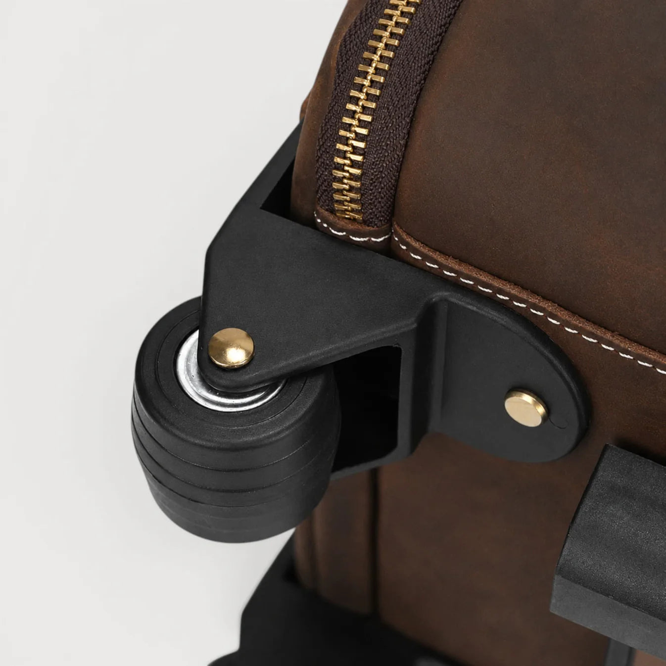 WILLY – Bolso Porta-Trajes Convertible en Cuero Premium (Ruedas)