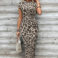 CHLOE - Vestido midi ajustado de manga corta con estampado de leopardo y rayas™